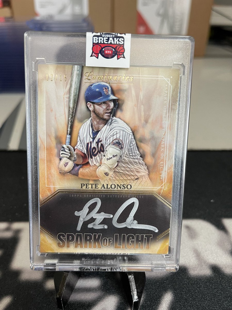 With #OpeningDay just 2 weeks away I’ll give one away out of the PC 🐻‍❄️ 🐻‍❄️🐻‍❄️

On Opening Night 3/30 I’ll give this Pete Alonso Auto /15 away to 1 random RT!!

Must be Following to win!!!

🍀🍀🍀🍀