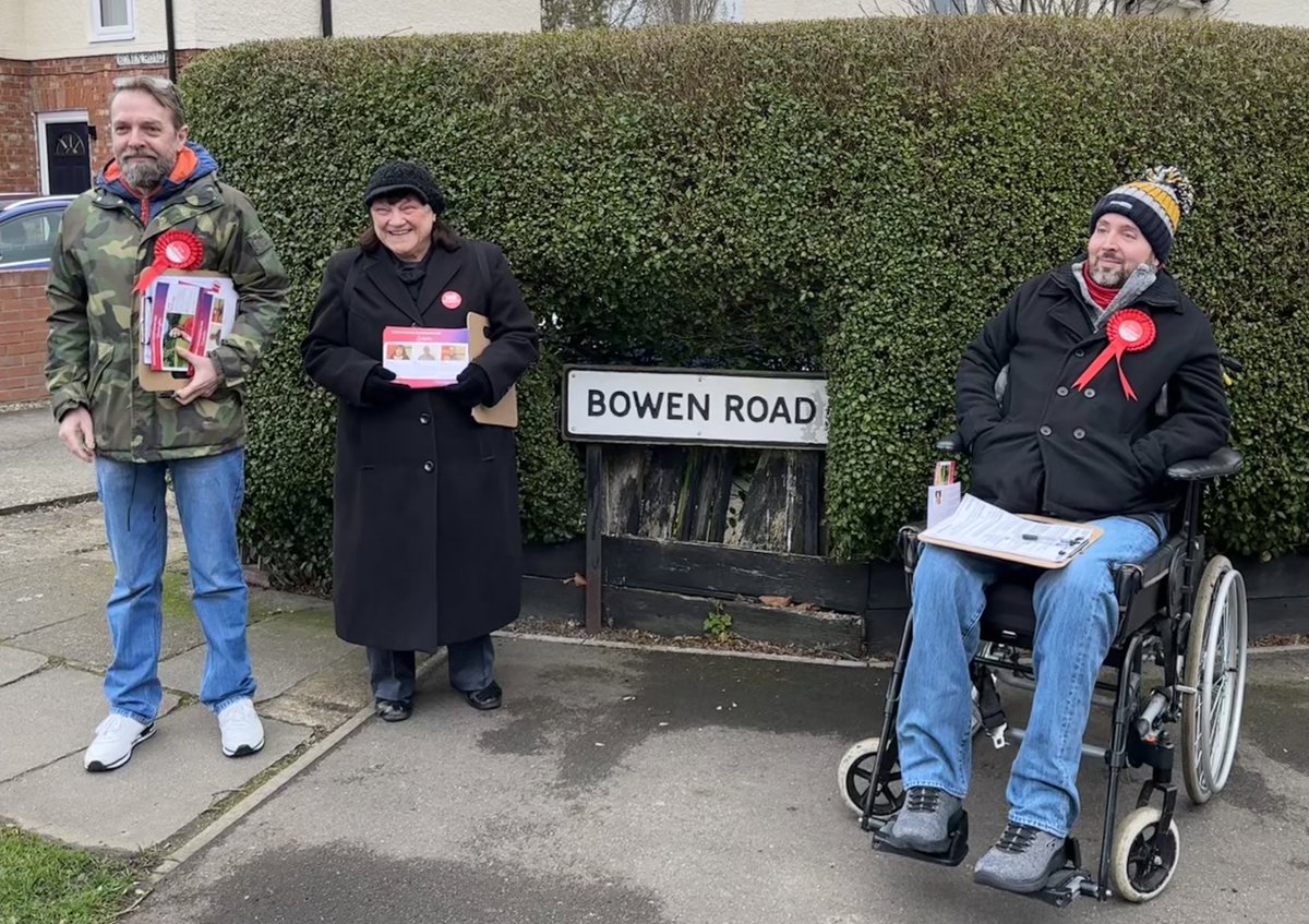 Earlier this evening, I had a very positive canvassing session in Cockerton with two of the excellent candidates for the local elections. #labourdoorstep #LocalElections #LocalElections2023 #LocalElectionsMatter #lovedarlo