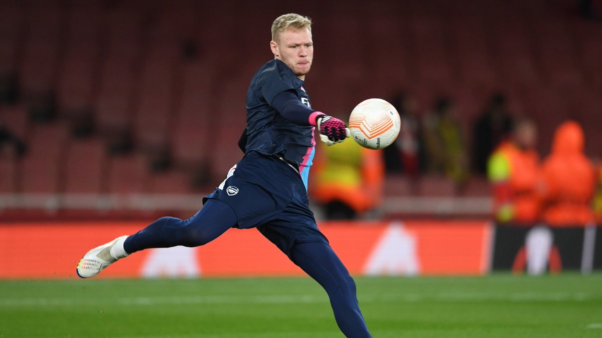 DailyAFC's tweet photo. Warming up. #afc https://t.co/EC8YZSZPLj