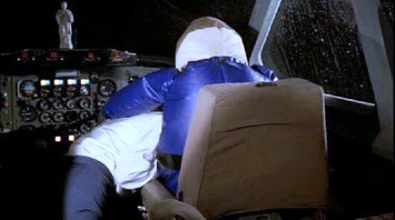 illuminate_z's tweet photo. After having confronted the pilot of a #chinesespyballon, #BobbleheadBoebert decided that she’d take matters into her own “hands”. 

#LaurenBoebertIsSoDumb 
#WifeOfAPedo https://t.co/7pHQ03hdvu
