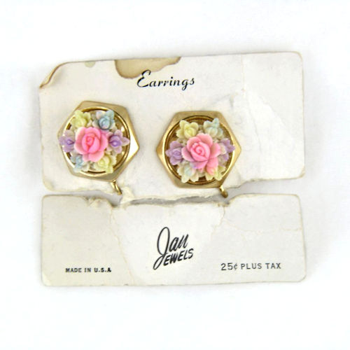 FlotsamMich's tweet photo. Be the first to blossom for spring in these pretty, never-worn flower earrings! https://t.co/MTBjmbJg2B #vtg #vintagejewelry #vintageearrings #floral #spring #summer #springbling #NOS #neverworn https://t.co/wswdkejNyo