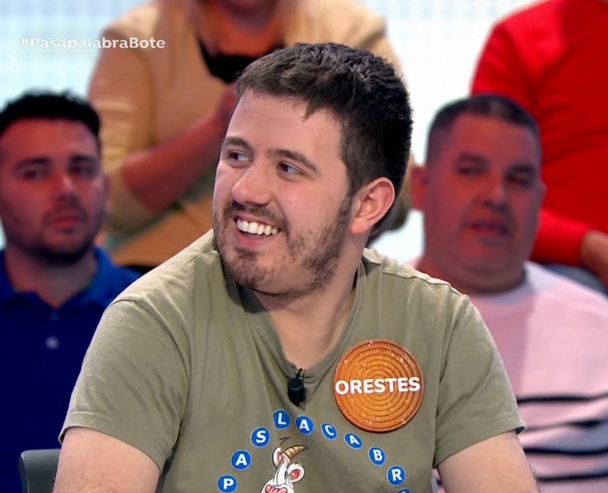 Encuestando's tweet photo. 📊 ¿Quién quieres que gane el #PasapalabraBote?

🔃 RAFA
♥️ ORESTES https://t.co/sueT1pSzOV