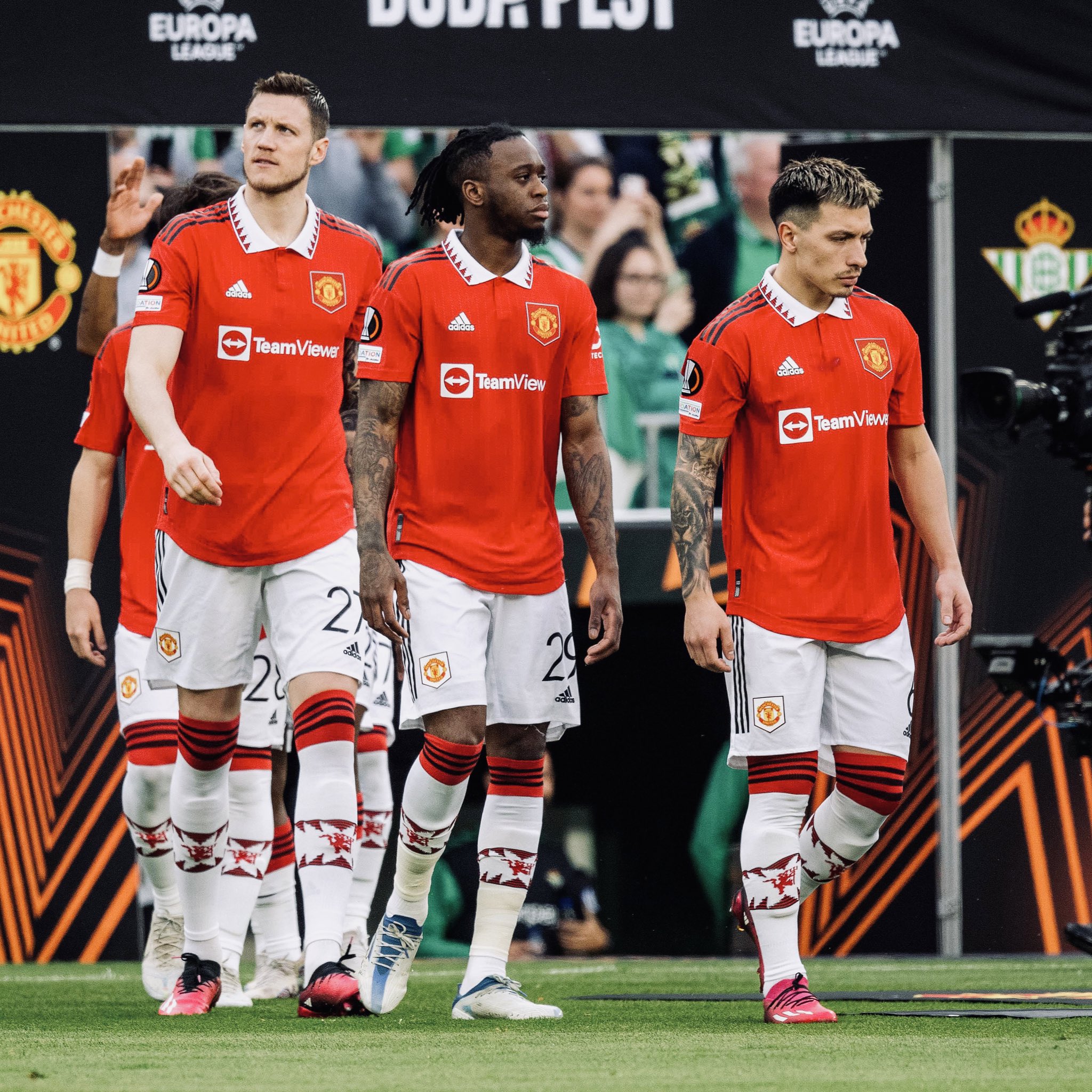 Lisandro Martinez and Aaron Wan-Bissaka walk out for tonight’s game together.