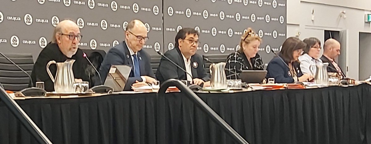 Coalition_NHD's tweet photo. Gérald Larose, notre VP &amp; ancien président de la #CSN, a présenté nos travaux au conseil confédéral de la CSN réunissant 300+ pers. au Palais des congrès MTL Les réactions à l'adhésion à la Coalition démontre un appui politique pour le #QC &amp; pour une + grande solidarité mondiale! https://t.co/HXeDvmjC9J