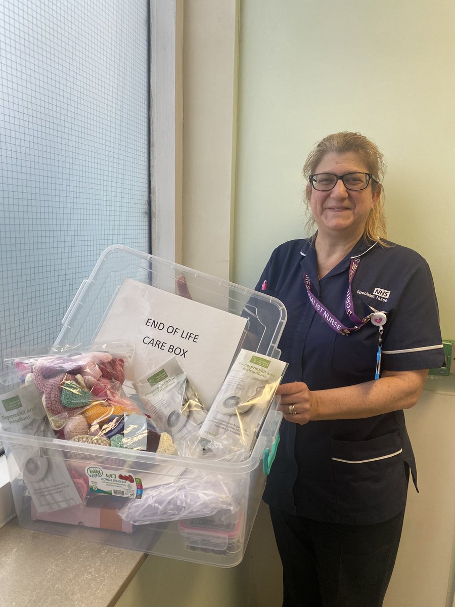 Our lovely #SNOD nurse Becky introducing our new ‘end of life’ care box. #dyingwithdignity. Remembering small@things count and ensuring memories can be passed on @enherts @ListerICU @NHSOrganDonor
