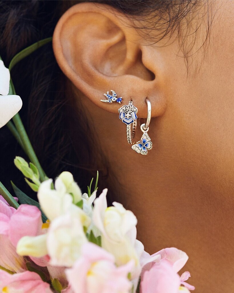 ankabel_'s tweet image. Los pendientes de Pandora son los más bonitos de la temporada y cuestan menos de 70 euros  ift.tt/nbuOc0o