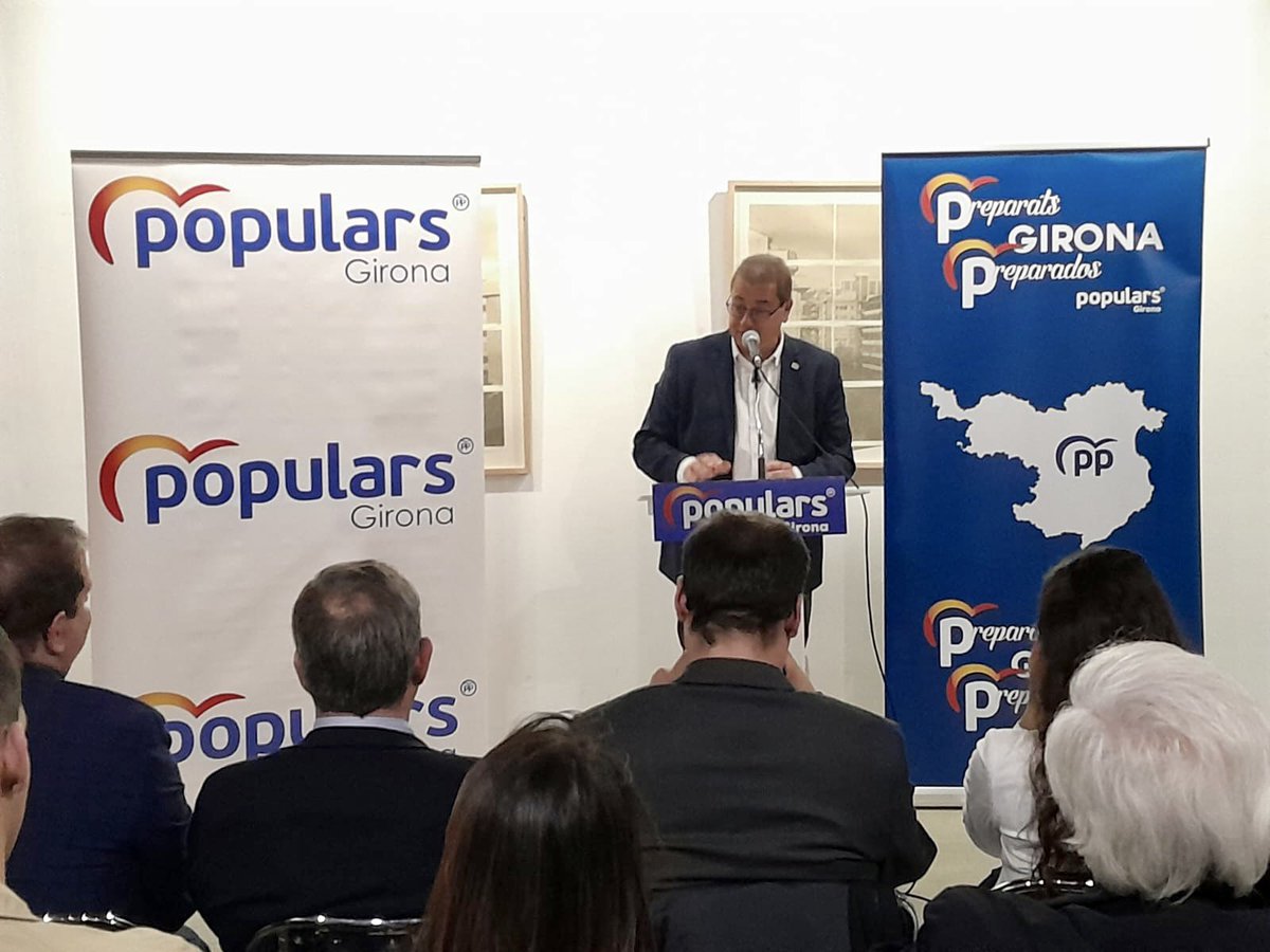 PPC_Girona's tweet photo. Pere Robert, de trenta-tres anys i autònom del sector de l'agricultura des de fa quinze anys, serà el nostre candidat a l'alcaldia de Blanes.

Benvingut al gran equip del @PPC_Girona! 💪 https://t.co/FupRvLT1an