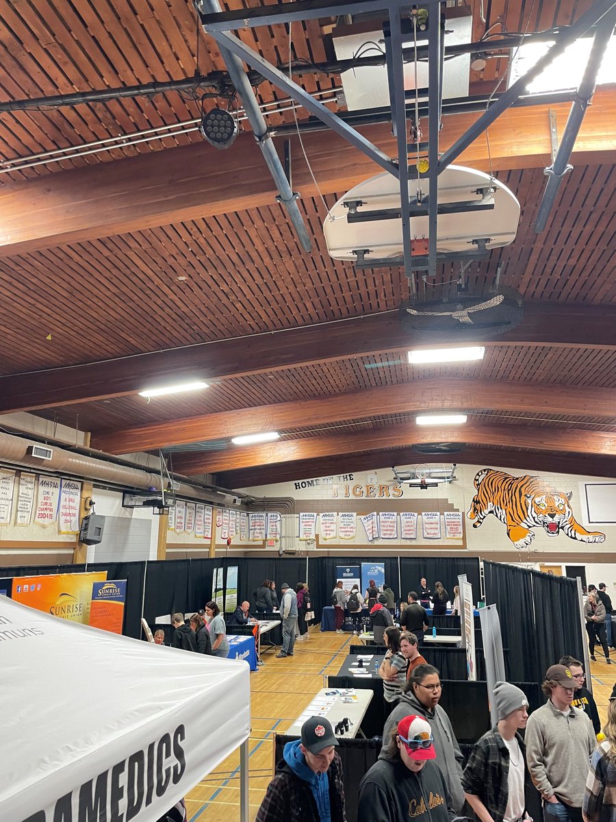 RMofPipestone's tweet photo. Yesterday was our Local Job Fair and Career Expo at the Reston School. It was a great turn out with lots of questions and conversations about careers in our area. Thank you to everyone who participated. It's great to be able to network and learn in person again. https://t.co/hw86j28gcN