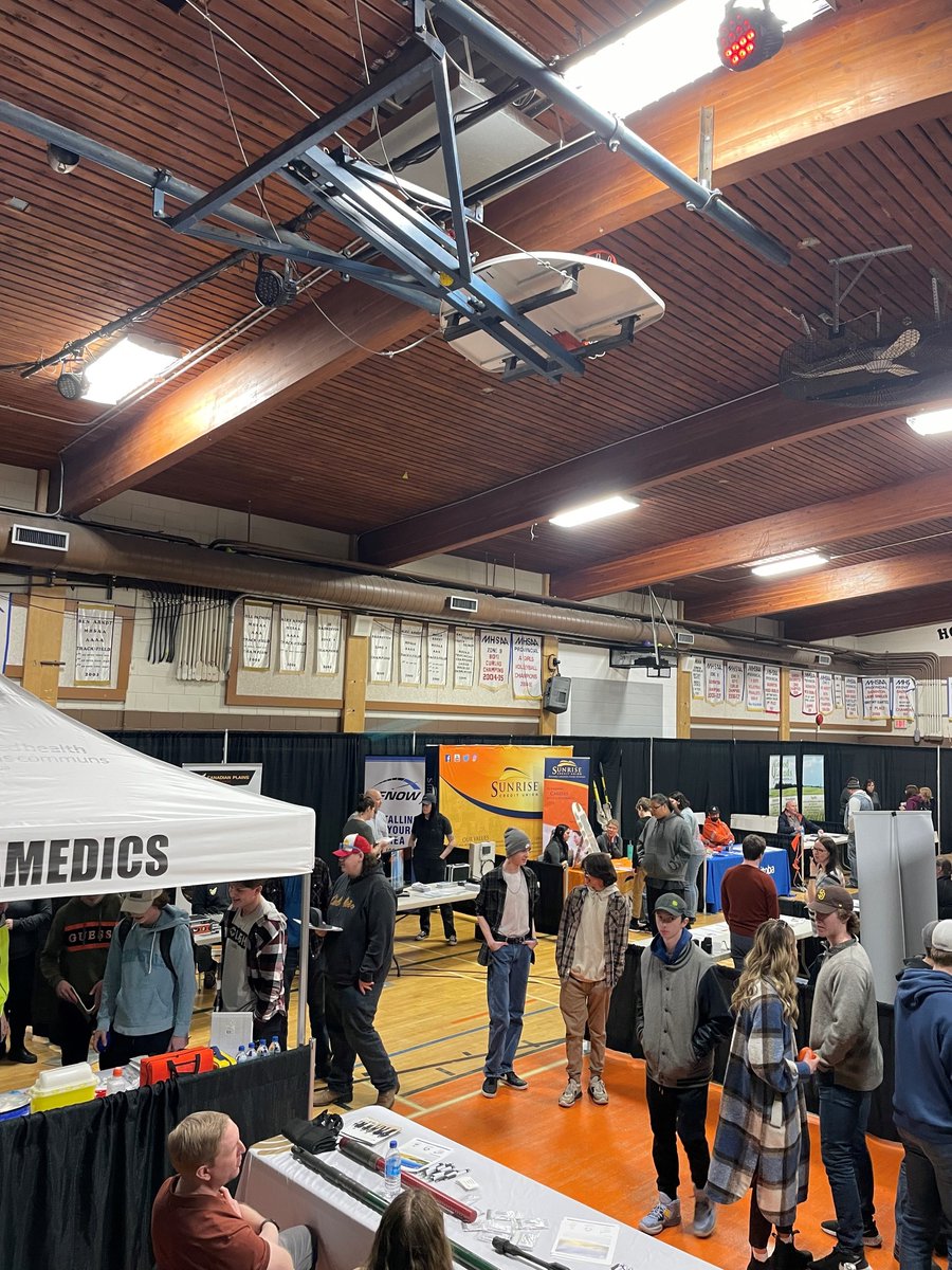 RMofPipestone's tweet photo. Yesterday was our Local Job Fair and Career Expo at the Reston School. It was a great turn out with lots of questions and conversations about careers in our area. Thank you to everyone who participated. It's great to be able to network and learn in person again. https://t.co/hw86j28gcN