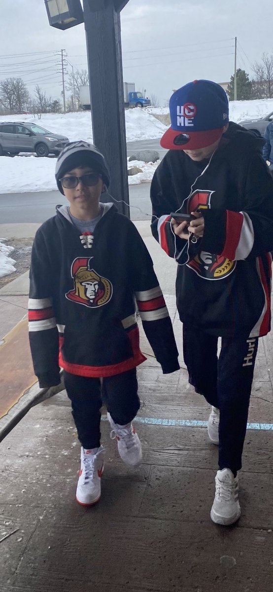 Ready for hockey 🏒 @Senators 😁 first time for them! 🥰🥰 #CanadianKids