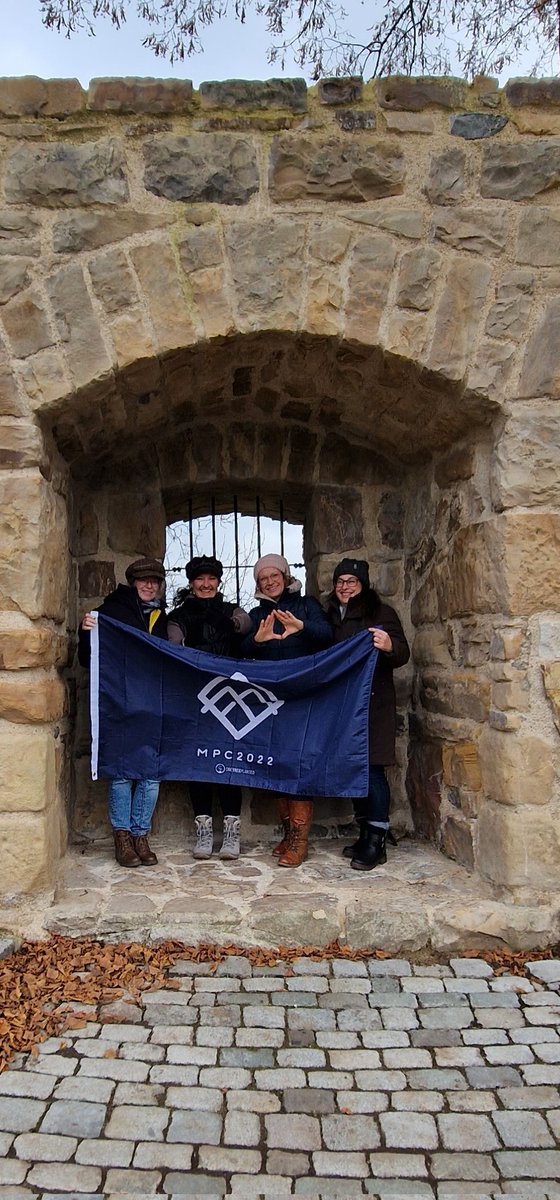 Bine01382179's tweet photo. @MyPeakChallenge @UFsPeakers @MediterraPeaker @NTXPeakers @SamHeughan On a beautiful day with my Peaker-Peaker friends. 🥰🙌💙
#MPCFlagDay 
#MPC2023  #MPC
#MYPeakChallenge  
#SamHeughan https://t.co/SWsats8rUK