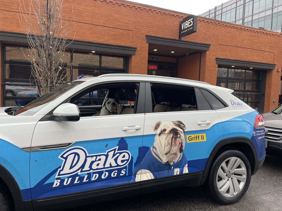 DrakeUGriff's tweet photo. Another place to cheer on @DrakeBulldogsMB tomorrow night is Vibes Kitchen and Bar! GO BULLDOGS! Get those hurricane birds!!! #DSMHometownDog @DrakeUniversity @VWDesMoines #Griffmobile https://t.co/ttOuTl4U4Y