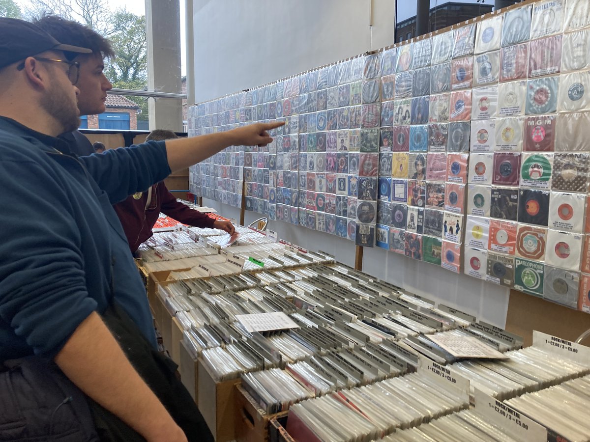 Spot the record . . . Only 2 weeks until York Record Fair <a href="/yorkracecourse/">York Racecourse</a> Knavesmire Stand, Saturday 1st April 10am-5pm. 100+ tables of vinyl records. More info here: facebook.com/events/1227290… #York #recordfair #vinylrecords #recordcollector