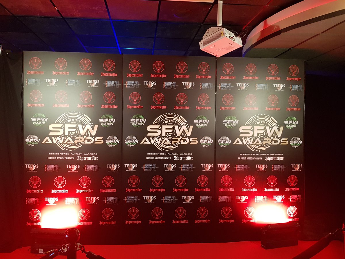 BlazingMinds's tweet photo. We're ready to shoot the read carpet at the @scifiweekender #SFWXIV awards #SciFi #Cosplaywrs #SciFiWeekender https://t.co/yNtMi0c0eO
