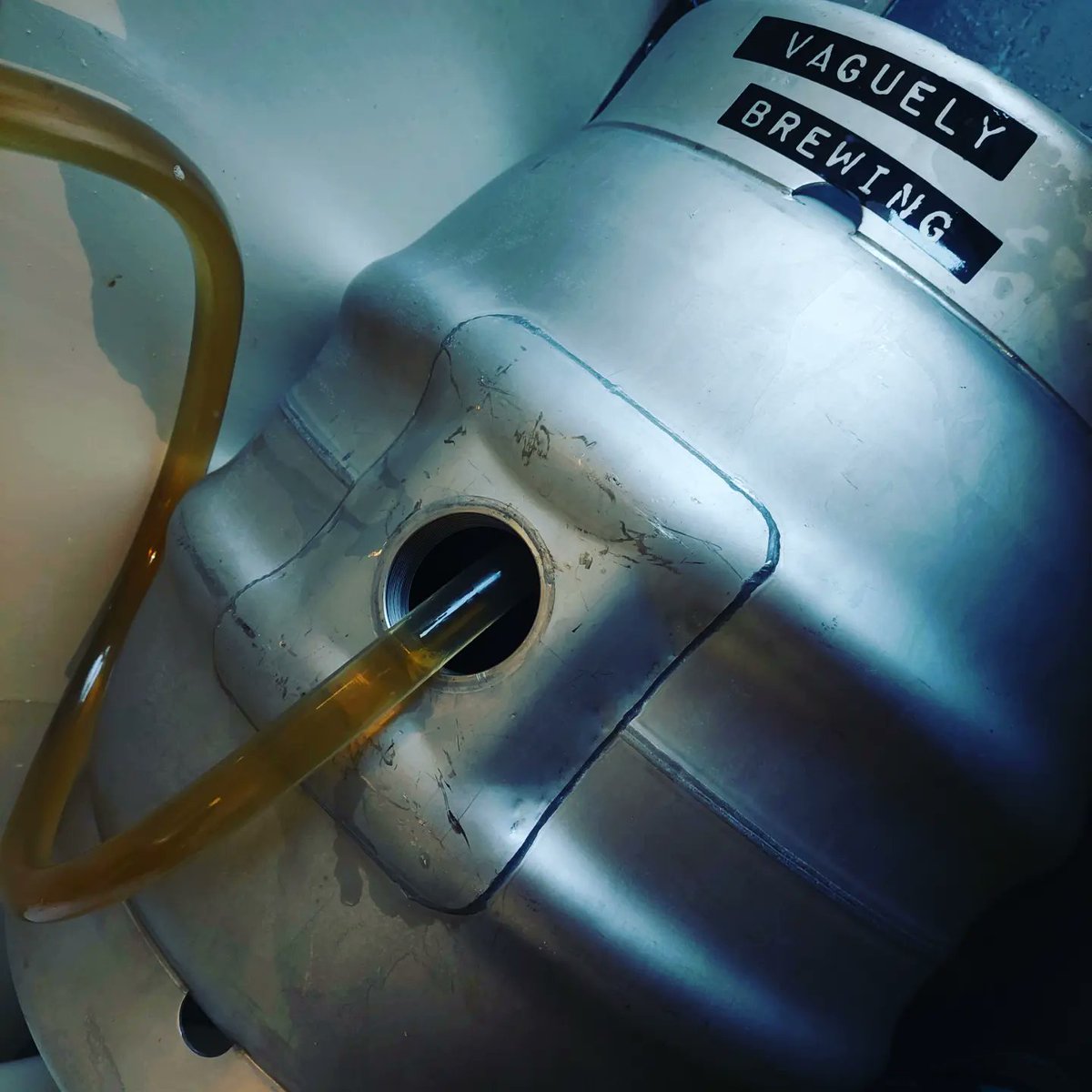 VaguelyBrewing's tweet photo. Talk about #Locale! 
1 cask &amp; 1 case of bottles and they're both staying in Bingham at the Wheatsheaf and Rose &amp; May. It's #VaguelySensible, our 4.2%  Session Pale Ale! 
Cheers #Bingham 🍻 👍 
#VaguelyBrewing #nanobrewery #Nottingham #craftbeer #brewedinbingham https://t.co/JIHA8G2YQK