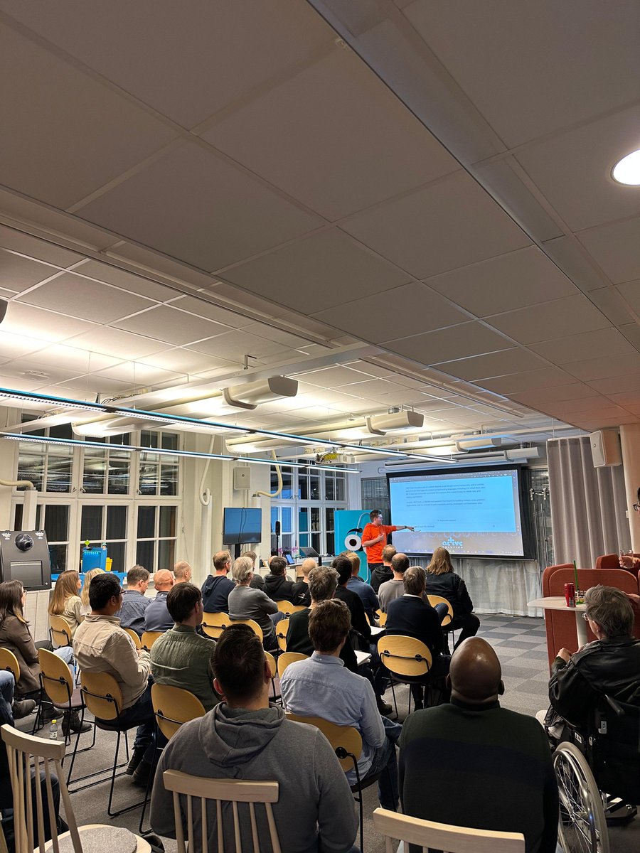 📣 Sist ut är Peter med sin dragning om OpenAI för utvecklare! Tack alla som kom och delade .NET Inspiration Night med oss!✨