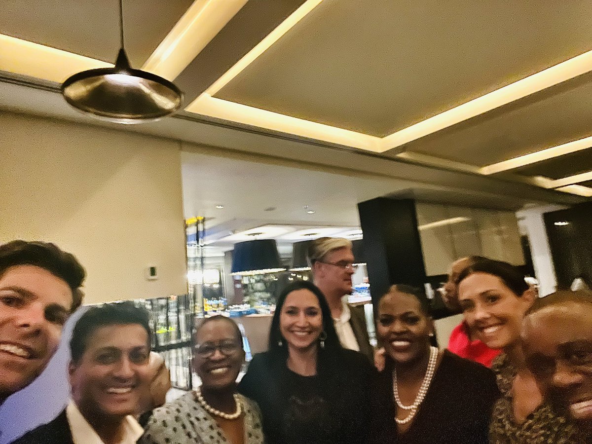 SharonRao's tweet photo. The first time we meet in 3years… &amp; a stunning Jozi sunset as a backdrop. Thanks @HarvardAlumni for reminding us of the friendships that grew stronger and the passion we have to pay it forward *#HarvardNetwork* 
*#GlobalNetworkingNight* @Yolandacuba https://t.co/cz04dZBmj2