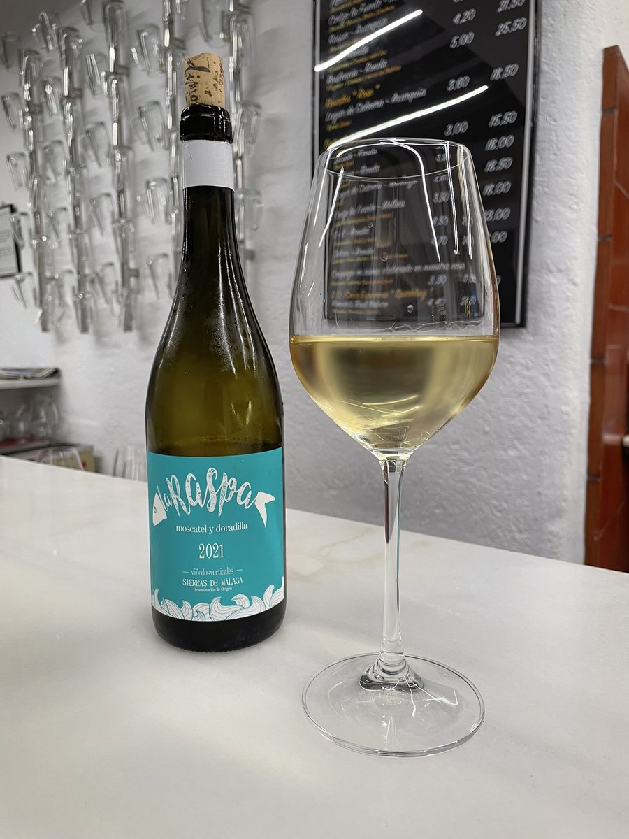 PolloyEnsalada's tweet photo. Y como @Remealsurdelsur no para de darme envidia con #vinomascope pues me he montado mi propia ruta en Antequera 😅
@VVerticales #bodegasconrad @ArtedeCozina https://t.co/76WJG4vLmm