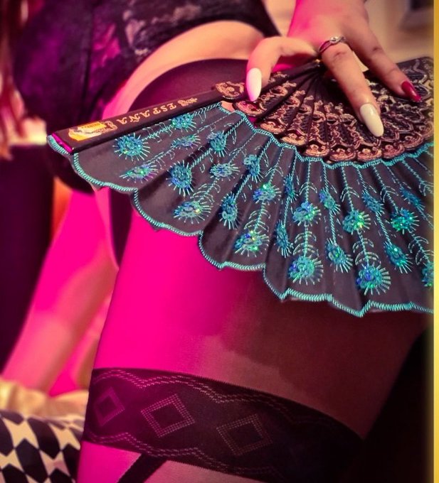 J'adore ce petit accessoires #espagnol surtout en cas de forte #chaleur   #espagne #sexy #photo https://t<a href="/tag/espagnol"class="tags">#espagnol</a><a href="/tag/sexy"class="tags"><span>#sexy</span></a><a href="/tag/photo"class="tags"><span>#photo</span></a><a href="/tag/espagne"class="tags"><span>#espagne</span></a><a href="/tag/chaleur"class="tags"><span>#chaleur</span></a>
