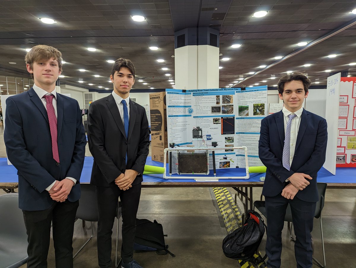NorthvilleEDU's tweet photo. (1/2) The Engineering Design &amp; Development class at Northville High School competed at the Science and Engineering Design Fair of Metro Detroit on Wednesday at Huntington Place.  All the teams did a phenomenal job presenting their projects!

#NPSWorldofPossibilities @nhsstangs1 https://t.co/zc9nkfZsy7