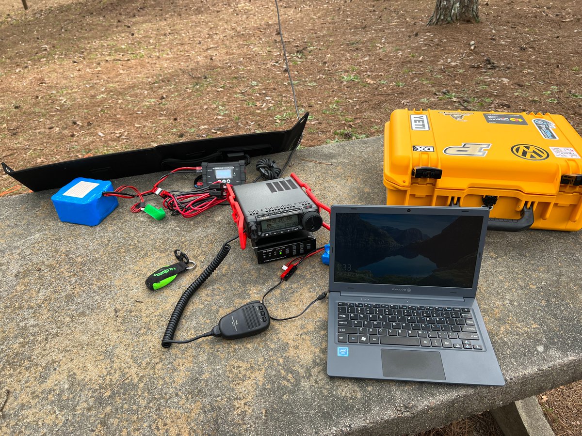 tuftelndotnet's tweet photo. I decided on a last minute #POTA activation last weekend as I realized it would be the last for my previous call sign KO4AWH. 120 QSOs on 20m 100w #FT891 with my #Tufteln EFHW cut for 40m. 15Ah LifePO4 #Buddypole #PowerMini2 60w #Bioenno Solar #HAMRS #MATTUNER #Evolve3 de N5FY 73 https://t.co/vMtAo4Ziw4