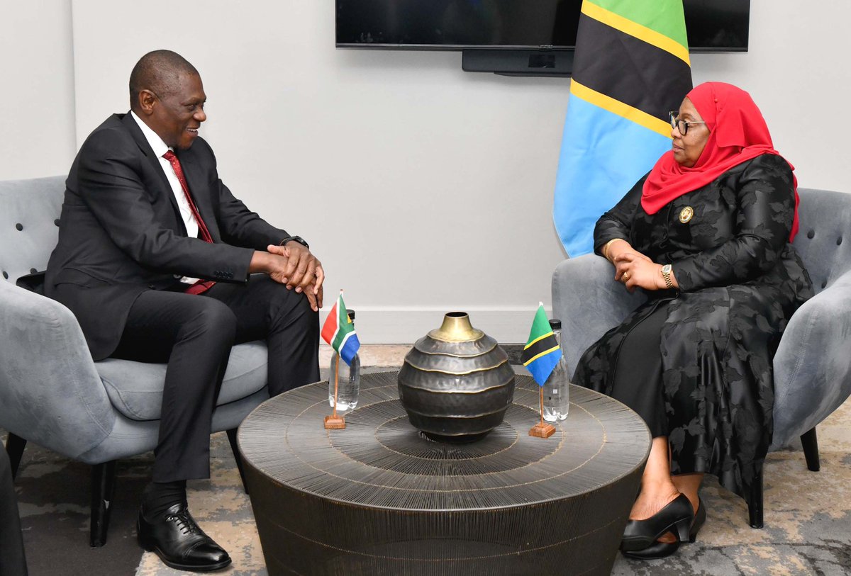 #TanzaniaInSA | Paying a courtesy visit to Her Excellency President <a href="/SuluhuSamia/">Samia Suluhu</a> of Tanzania on an official State Visit to South Africa.
