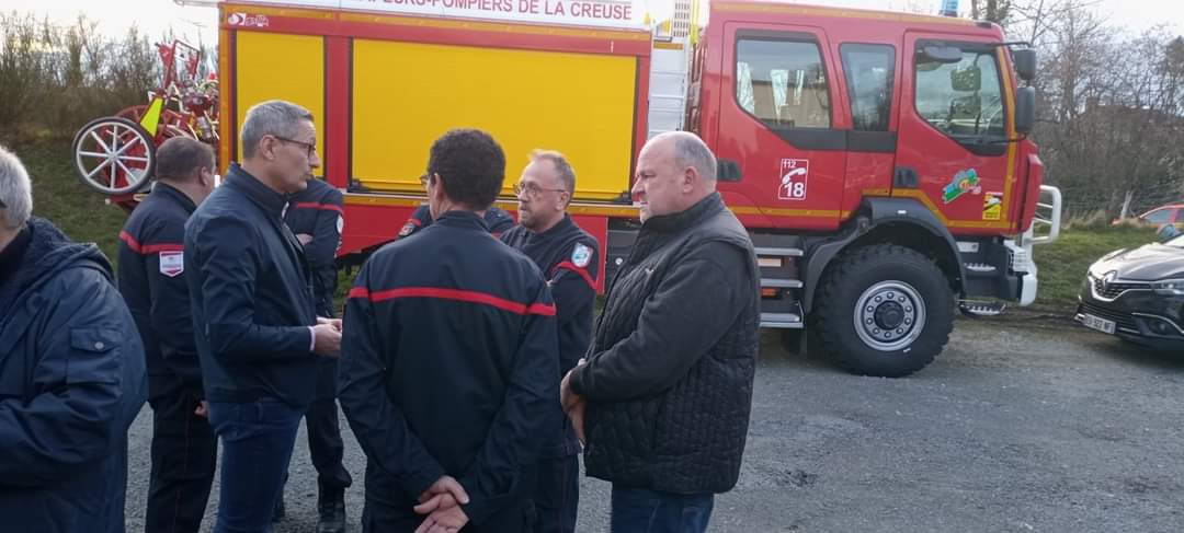 Quelques jours après la tempête aussi soudaine que brutale qui a touché le <a href="/Departement_23/">Département Creuse</a>, je suis allé à la rencontre des sapeurs-#pompiers impactés chez eux par cette intempérie. 
Le dispositif « Solidarité Pompiers de France » est déclenché pour les aider. Merci <a href="/Cbellot23/">BELLOT ANTONY CHRISTOPHE</a> et