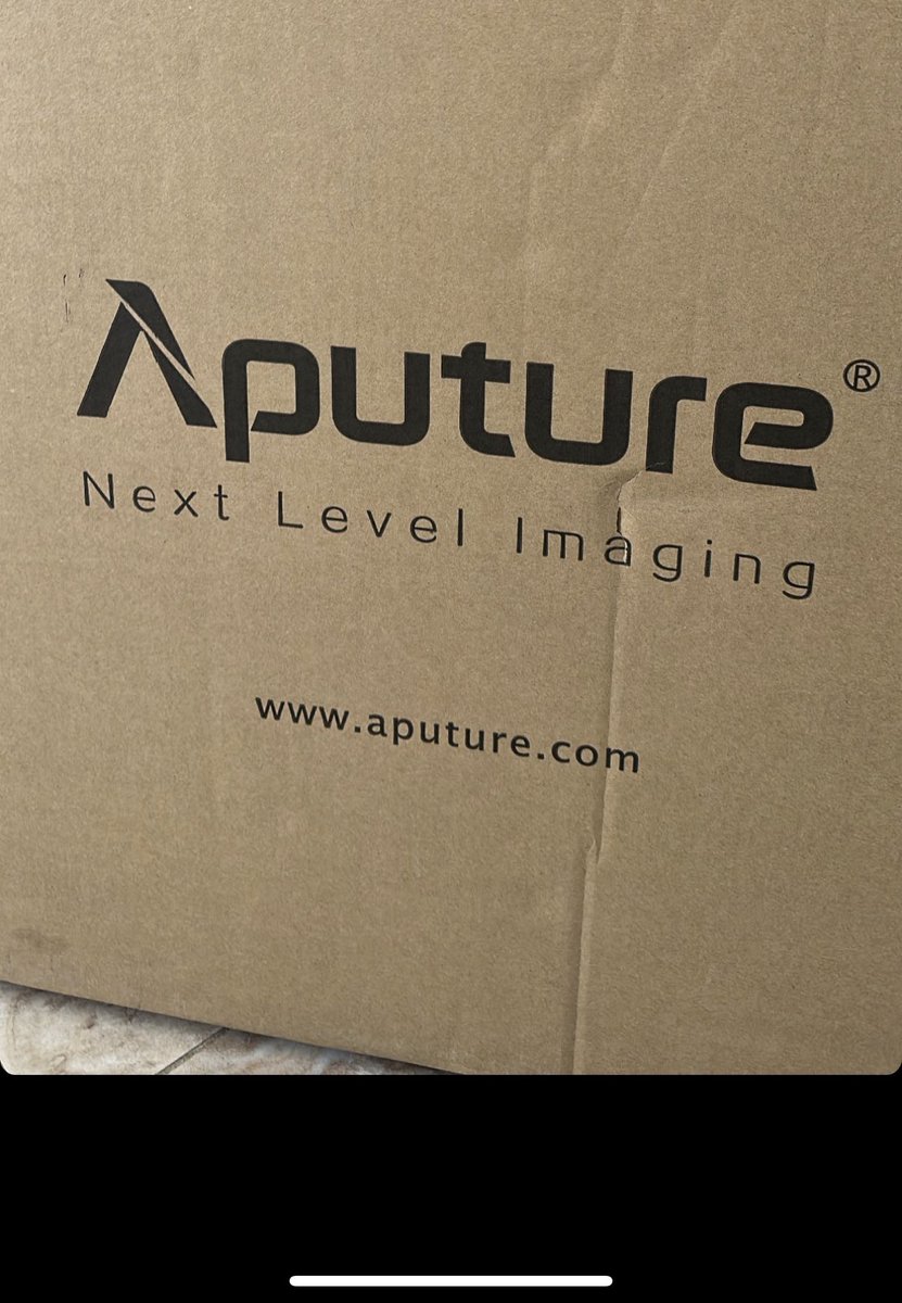 EscapeVisuals's tweet image. Special delivery for our Orlando team! A few more Aputure 300Cs !