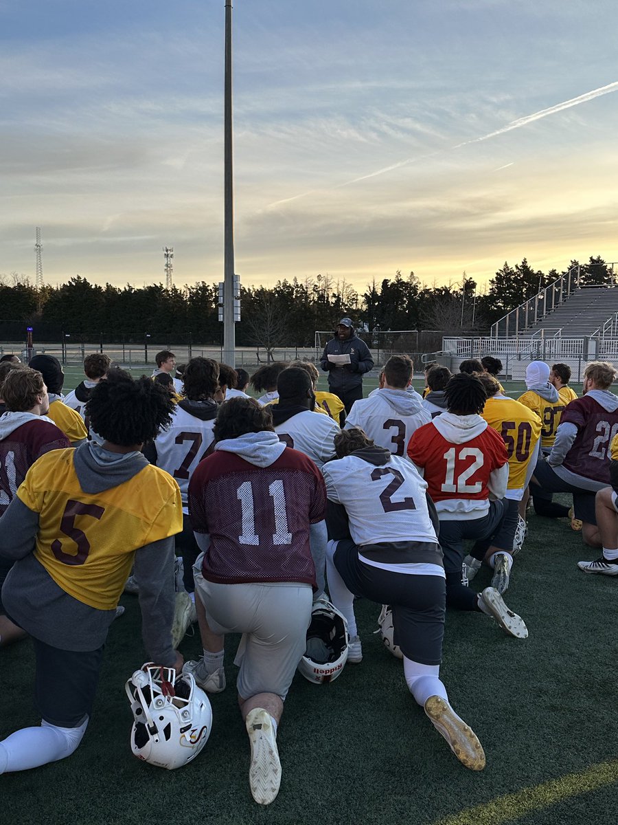 Great early morning practice to wrap up spring ball. Back to the weight room. See you in August Sea Gull Stadium.
#GoGulls #GoldPride