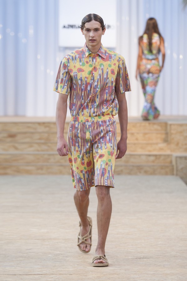 AdriaColorado's tweet photo. RUPESTRIS 🌿🦬🐾
#adriacolorado #menswear #catwalk #menstyle #FashionWeek #design #look #outfit #man #boy #Colors 
#handmade #print #estampados https://t.co/MUrPaBnBnU