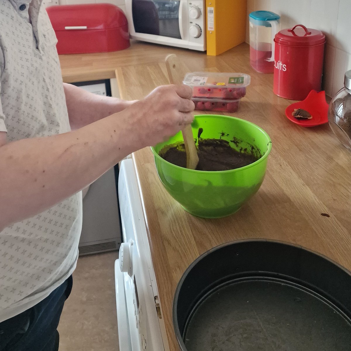 HofEMencap's tweet photo. Guess what we've been up to... more baking! We love helping those we support make tasty treats for all to enjoy! 🍰#supportworker #learningdisability #stratford #shipston #hoem #mencap #charity #nonprofit #WeCare #autism #careerincare #AbilityInDisability #baking #GBBO #cheflife https://t.co/PLLRouGDyl
