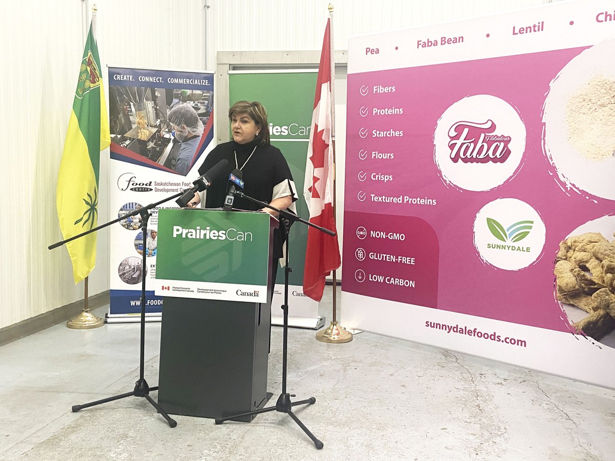 food_centre's tweet photo. Some great news!  The Food Centre is thrilled to be one of the recipients to receive funding from PrairiesCan to enhance co-packing capacity for the agri-food sector in Saskatchewan. Thank you Minister @Gudie for making the announcement today.
https://t.co/dLcsdUnvEv https://t.co/uMZxV1w5nY
