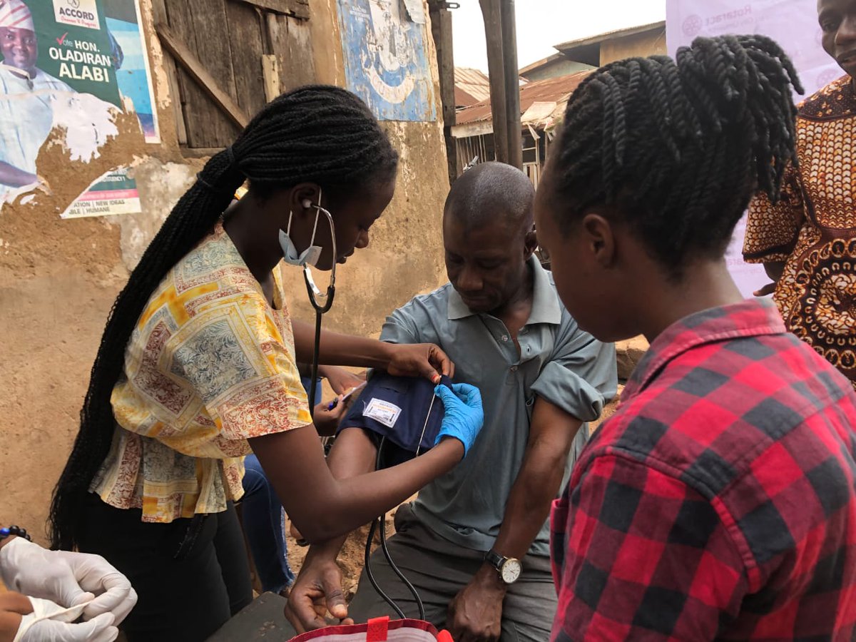 Rotaract9125NG's tweet photo. Celebrating the World Rotaract Week,
The Rotaract club of leadcity University Ibadan @racleadcityuni carried out this MEDICAL OUTREACH ON AWARENESS AND EXAMINATION FOR HIV/AIDS project.
#RotaractD9125
#ImagineRotary
#WorldRotaractWeek
#RotaractWeek23
#SynergyTeam https://t.co/nPBf3pRfho