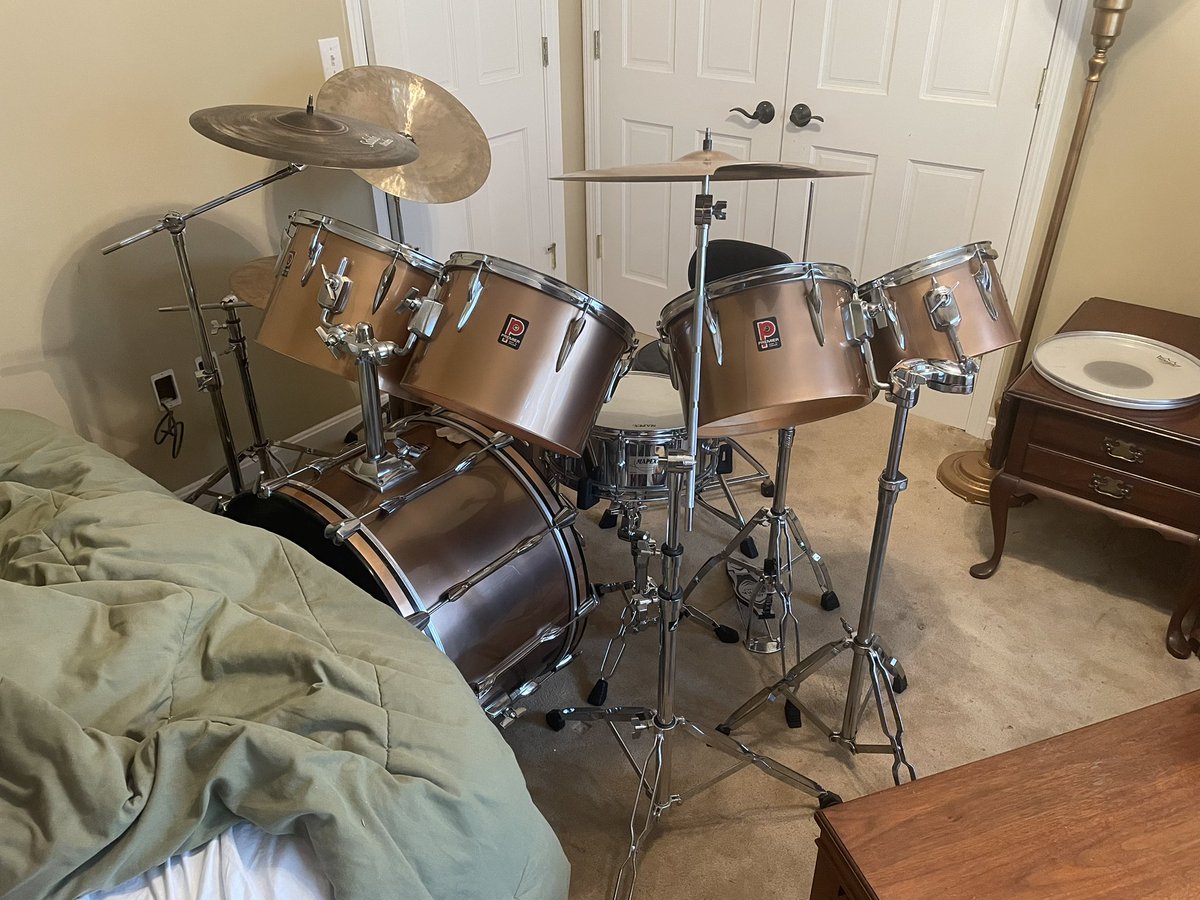 TwitchName1's tweet photo. My first vintage drum set is finally almost complete! Still waiting on a pre international head for the 10” tom. Still can’t believe I found a premier set in Ohio and how amazing it looks after 44 years. 
1979 Premier Elites. https://t.co/cBQKTmNLXh