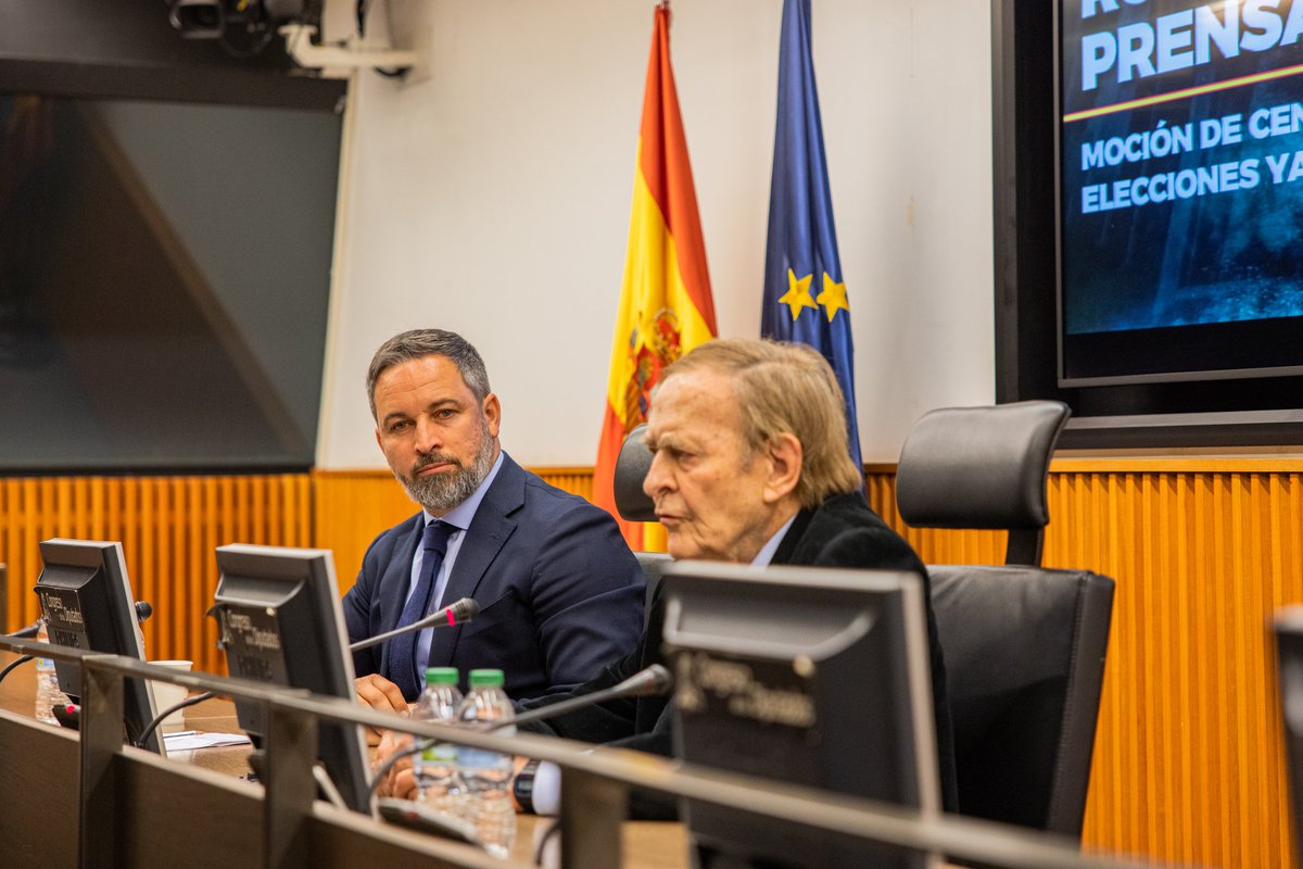 Santi_ABASCAL's tweet photo. Esta no es la moción de VOX, ni la moción del profesor Tamames, es la moción de la mayoría social.

Somos una abrumadora mayoría quienes queremos defender la unidad nacional, recuperar la prosperidad y cuidar nuestras instituciones.

Para ello hay que censurar a este gobierno. https://t.co/yYkHzF0MOp