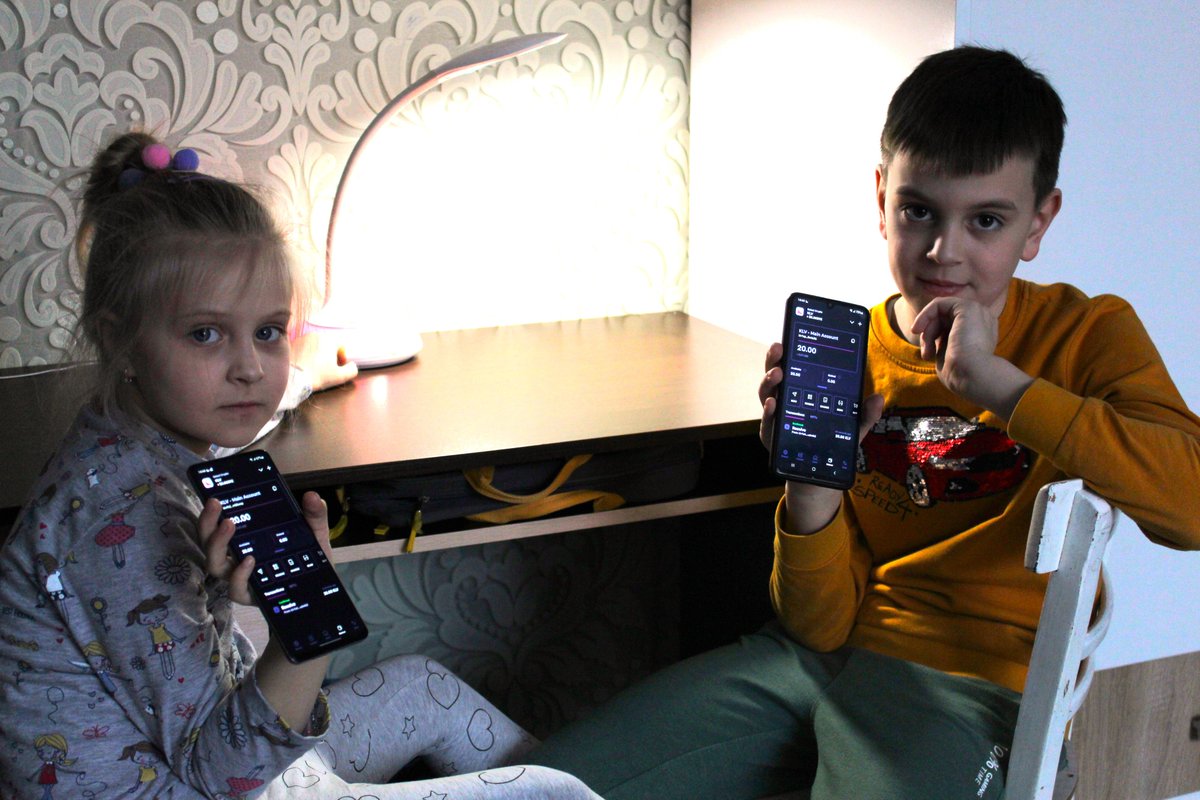 CryptoChanNFTs's tweet photo. @klever_io 😍I created 2 wallets for the children, dropped 20 #KLV each and the game began. I showed 1 time and that's it, the children burned all the coins, transferring them back and forth. This is the uniqueness of #Klever - very simple and exciting. The kids loved this game. 🧵 https://t.co/VLK4o4qssP
