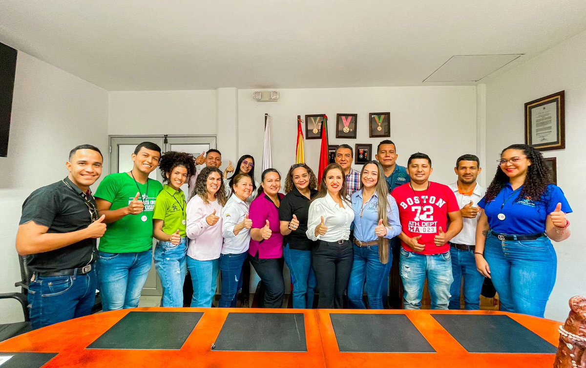 johanasmedina's tweet photo. #SomosSENA
Hoy en compañía del grupo de #BienestarAlAprendiz, posesionamos los nuevos representantes de los aprendices de las diferentes jornadas. Felicitar a los 980 aprendices que participaron de este ejercicio democrático. A los electos nuestros mejores deseos. https://t.co/BgGosehNwv