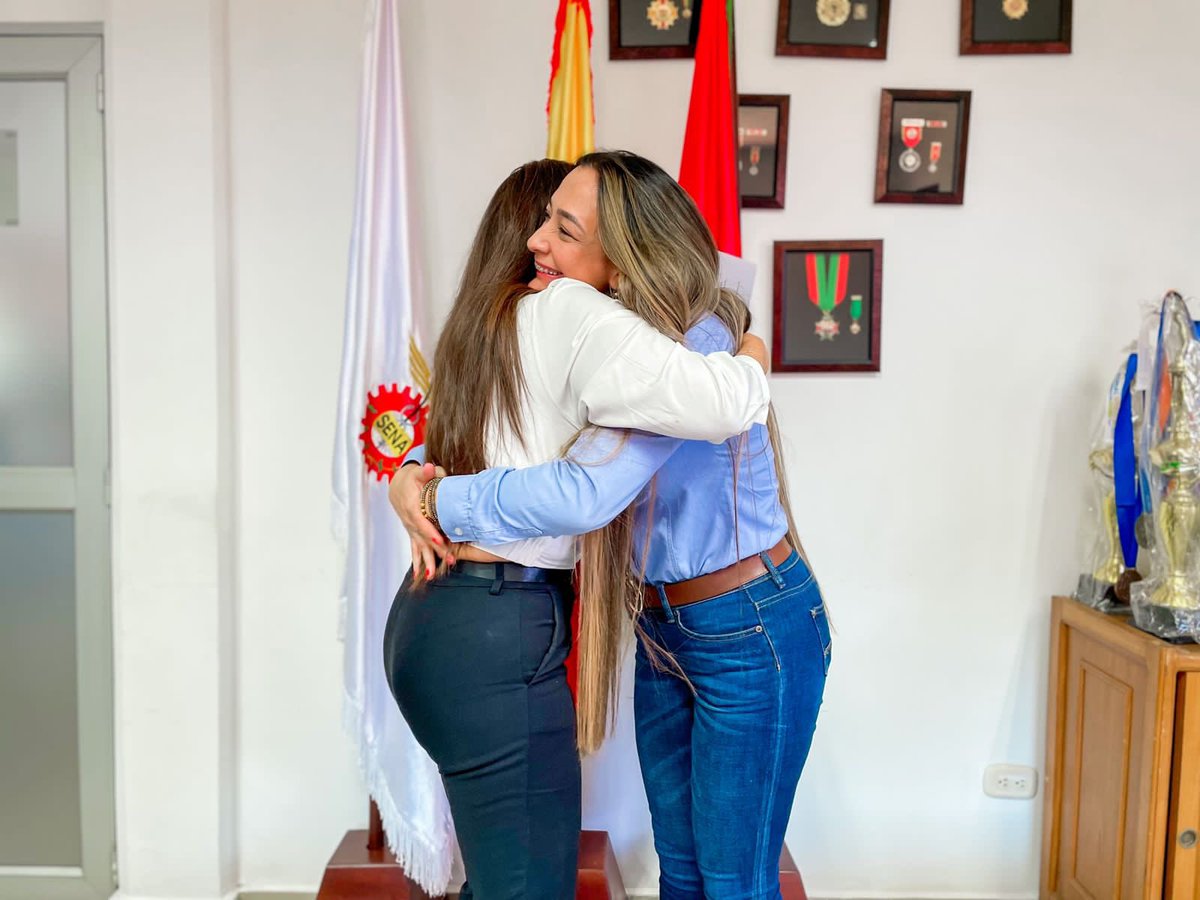 johanasmedina's tweet photo. #SomosSENA
Hoy en compañía del grupo de #BienestarAlAprendiz, posesionamos los nuevos representantes de los aprendices de las diferentes jornadas. Felicitar a los 980 aprendices que participaron de este ejercicio democrático. A los electos nuestros mejores deseos. https://t.co/BgGosehNwv