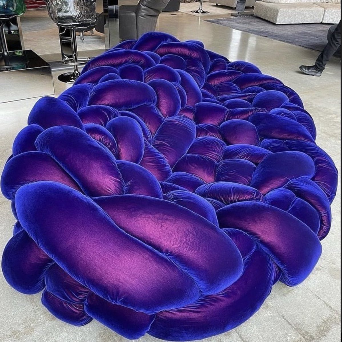 StreetFashion01's tweet photo. Boa Sofa by The Campana Brothers Crafted in 2002!🖤 https://t.co/2CM1Rknvmw
