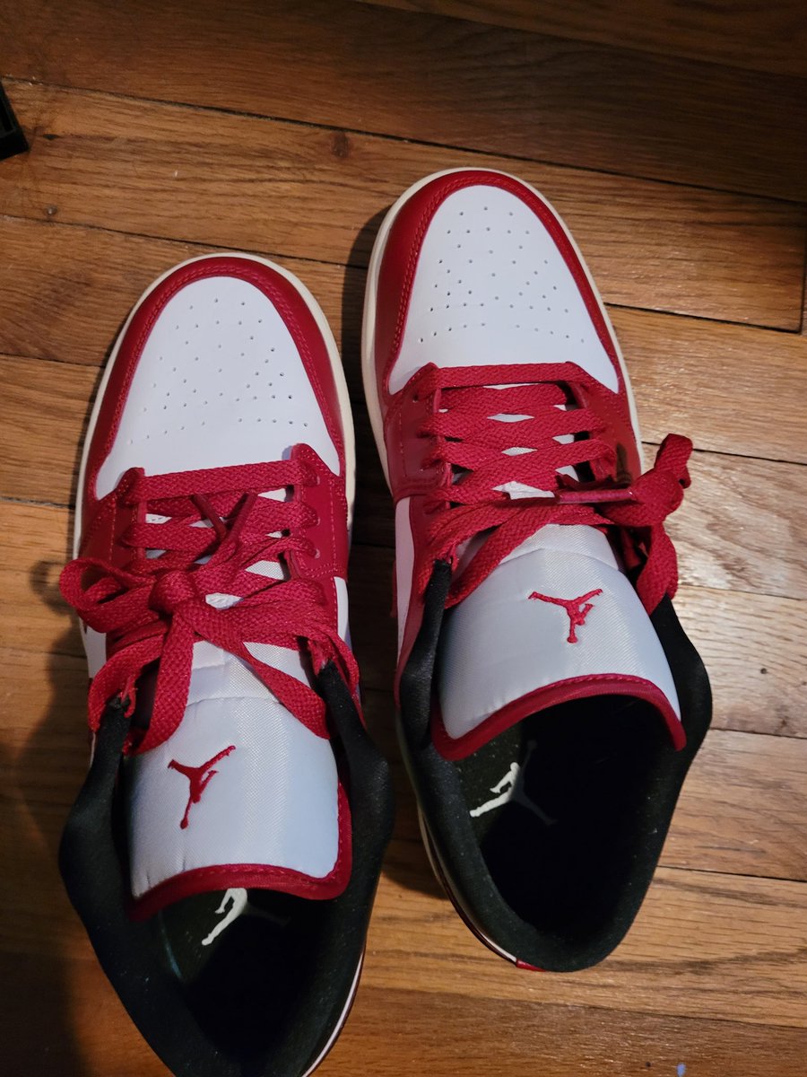 Erikas_here's tweet photo. So, #Jordan's are great but, realistically #AirForceOne is more comfortable. Honest #Nike review. Still both amazing shoes!!! https://t.co/KKvGEOYFB6