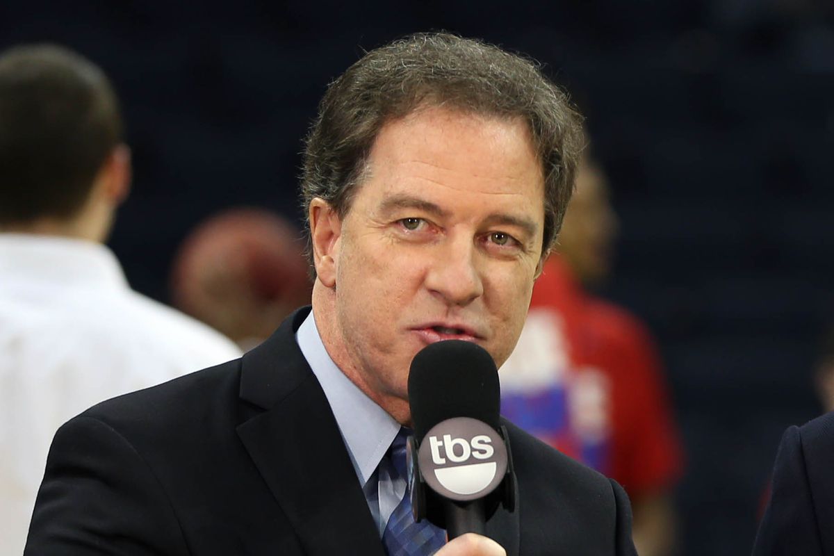 RossMartinNC's tweet photo. Pretty cool that Kevin Harlan had the call on Furman athletics' biggest moment and biggest win. His daughter, Abigail, is a 2011 Furman graduate. https://t.co/OXAgbpBfFk
