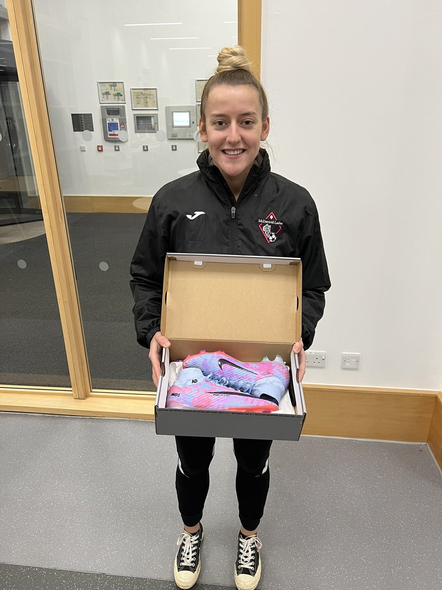 McDermidLadies's tweet photo. Thank you to @McgaleGavin from Glenrothes Strollers Blacks U16s for the kind donation of new boots for Amanda Duffy

Amanda had her boot cut off after suffering an injury 2 weeks ago and Gavin got in touch to help buy a new pair

Hopefully see you back soon in the new boots⚽️🤍 https://t.co/T5qk0fXppf