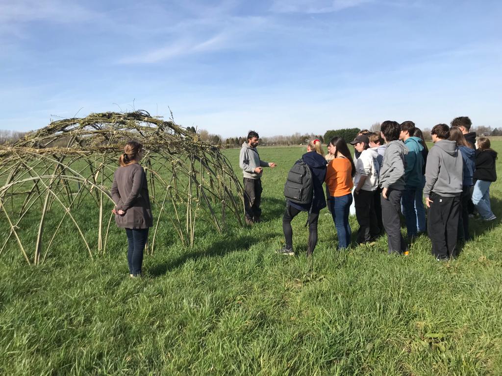 BAPitzemburg's tweet image. Tijdens het seminarie #SDG trok een groep leerlingen van het 4de jaar vandaag naar bioboerderij Ferm. Ze maakten er kennis met biologische landbouw en de #korteketen. @GO_onderwijs #helemaalGO @StadMechelen @GemeenteZemst #SDG3 #SDG4 #SDG17