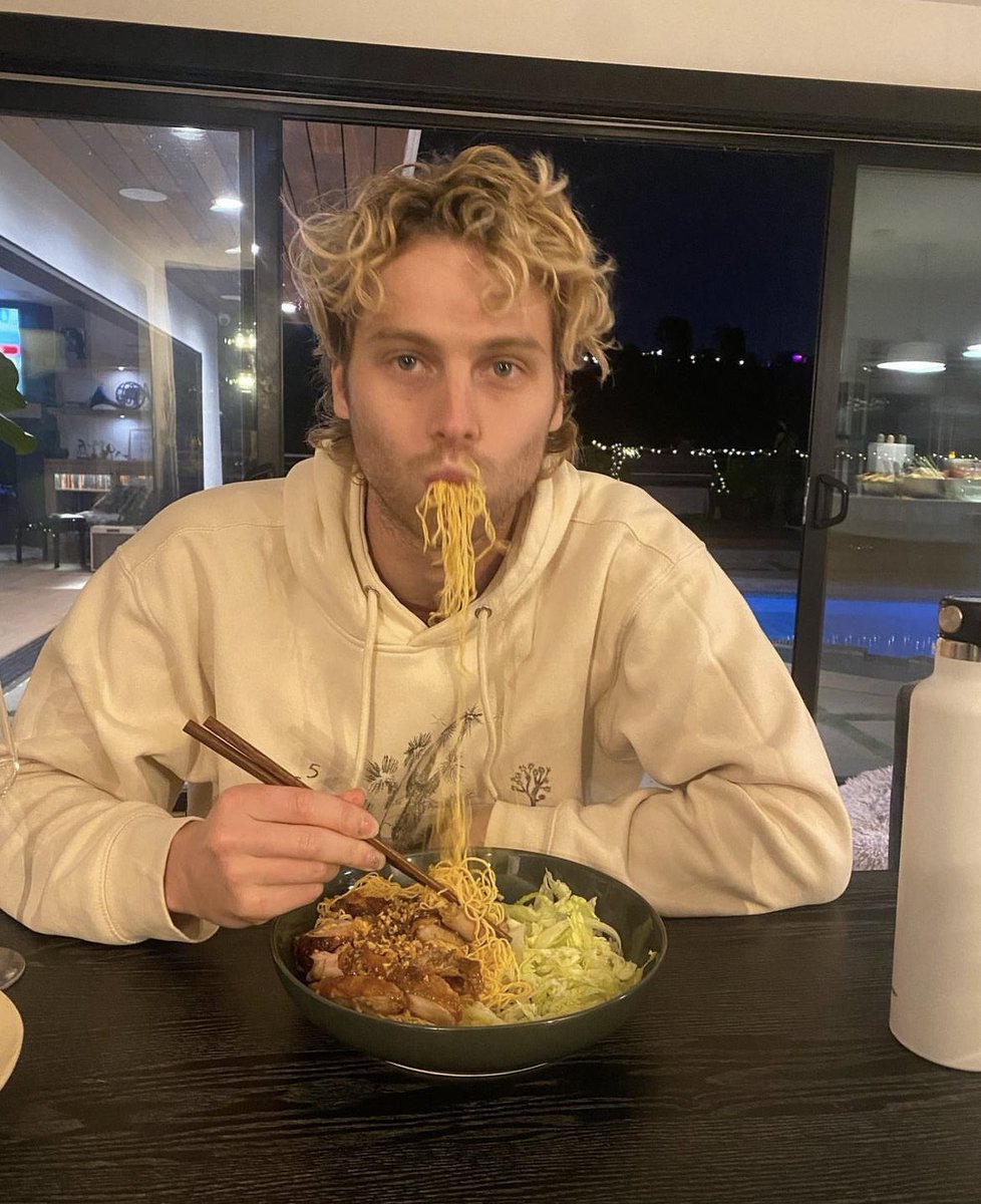 5SecsOfB0yband's tweet photo. Soft!sos 2023 edition 😩 https://t.co/kMf5NdgdBg