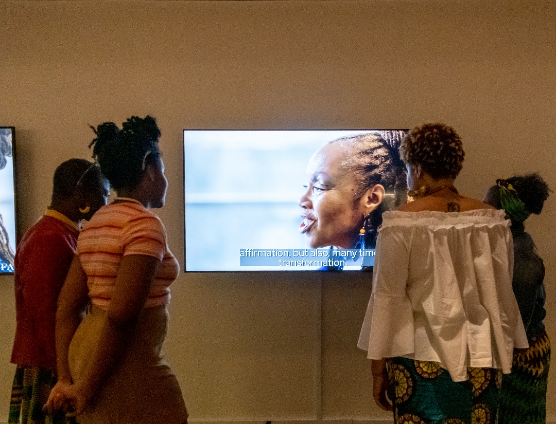 vmfamuseum's tweet photo. RVA Community Makers 2023 has extended its run at VMFA!

You now have until Sun, Mar 26, to visit Cochrane Atrium and take in this public art collaboration between project creator Hamilton Glass and project videographer Myles Brown.

Learn more: https://t.co/ZEhl84YIYY https://t.co/LQrOBp7aet