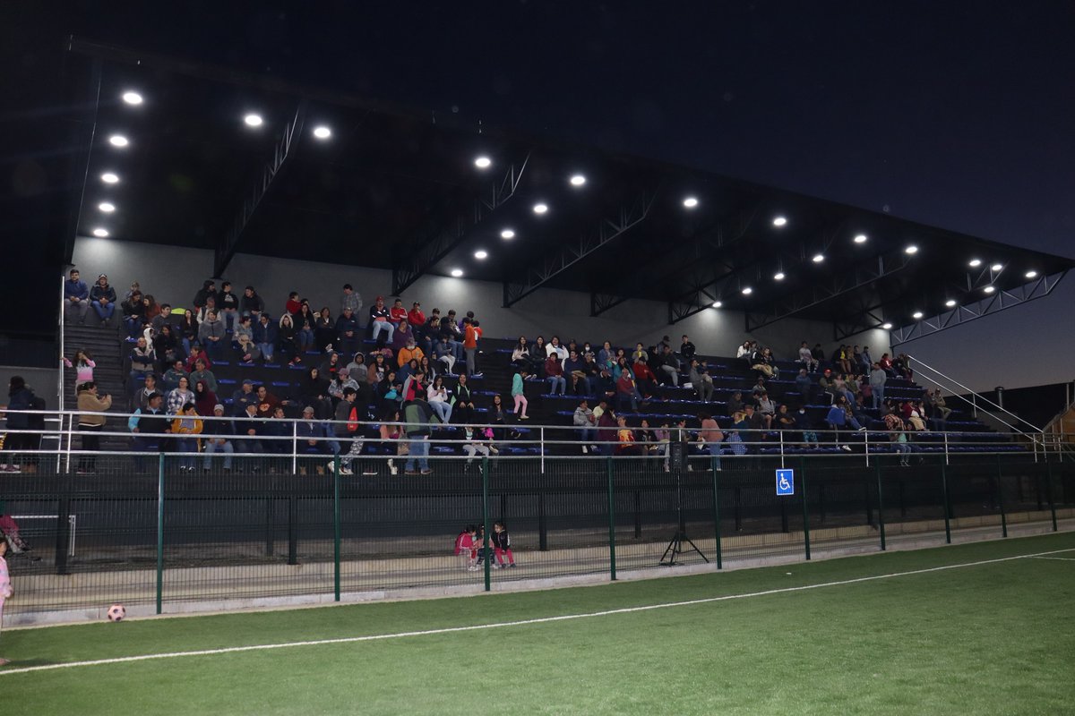 EstadiosDeChile's tweet photo. Estadio Municipal de Lastarria
Ubicación: Lastarria, comuna de Gorbea, Región de la Araucanía
Cuenta con una cómoda grada techada y con butacas para 454 espectadores
Utilizado por el CD Juvenil Lastarria de la Asociación Gorbea de ANFA y clubes rurales locales
#EstadioDeChile https://t.co/vIvQm0oBOa