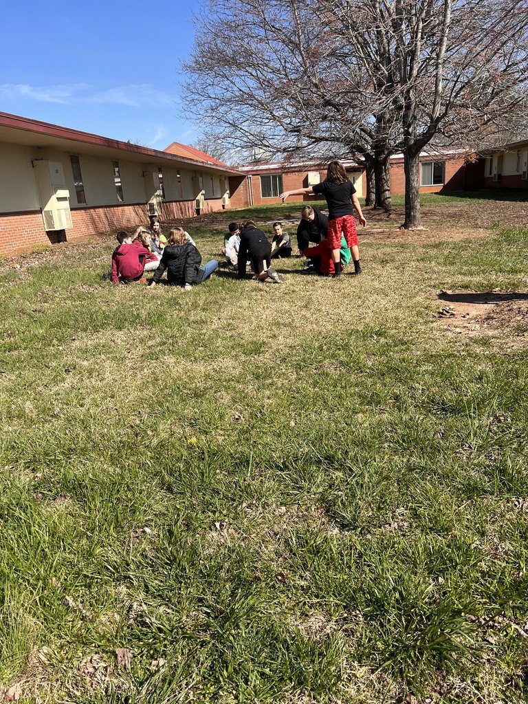 lmscardinals's tweet photo. Our sixth-grade students enjoyed playing games and making tie-dye shirts outside today as part of their i-Ready incentive for the quarter. #LiveLearnLandrum #RespectExcellenceDetermination https://t.co/Qc2gsbaVnE
