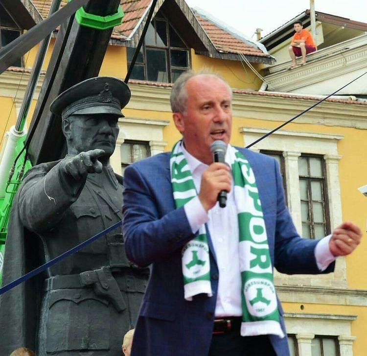 DahiOglan's tweet photo. Ne görüyorsunuz? https://t.co/M73PzYBNEn