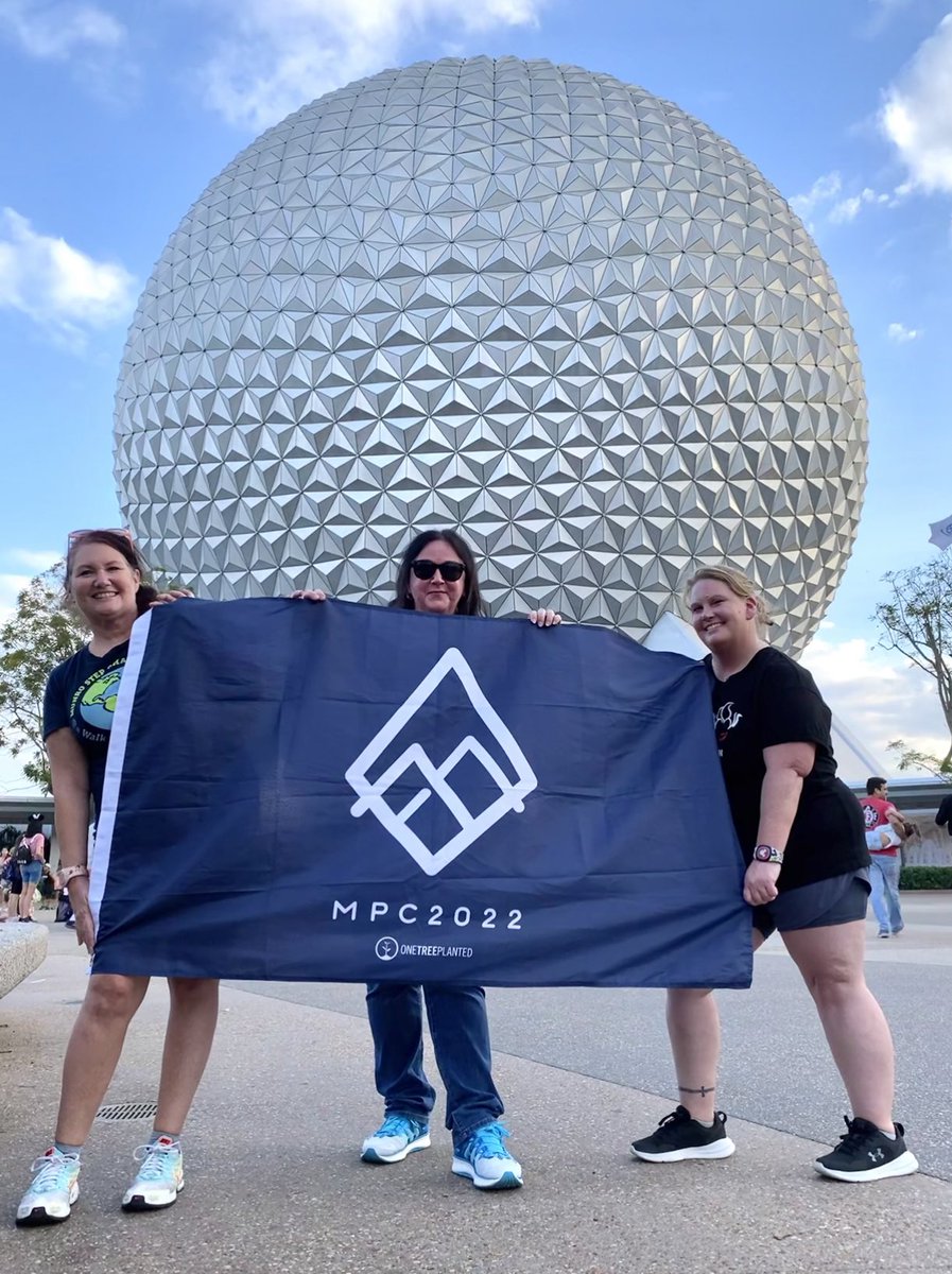 RoadtripPeakers's tweet photo. Every Day is #MPCFlagDay out on the road with the #RoadtripPeakers! 💙
From Scotland,to NewYork,Florida,and Canada too! We travel the world with our #PeakerFamily,one stop at a time! 😎🌏🚙🤘🏻💜
#MPC2023 #showusyourflags #roadtrip #PeakerMeetUps #KeepOnPeakingItsAllAboutTheJourney https://t.co/saHLfKjWKG