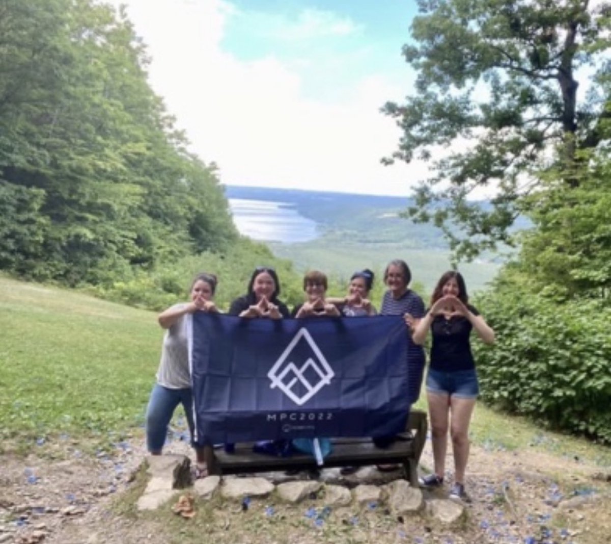 RoadtripPeakers's tweet photo. Every Day is #MPCFlagDay out on the road with the #RoadtripPeakers! 💙
From Scotland,to NewYork,Florida,and Canada too! We travel the world with our #PeakerFamily,one stop at a time! 😎🌏🚙🤘🏻💜
#MPC2023 #showusyourflags #roadtrip #PeakerMeetUps #KeepOnPeakingItsAllAboutTheJourney https://t.co/saHLfKjWKG